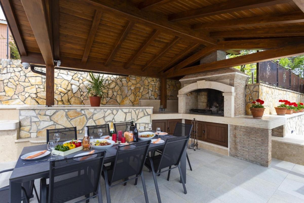 Villa Vita In Porec - Haus Fuer 6-8 Personen Kastelir Ngoại thất bức ảnh
