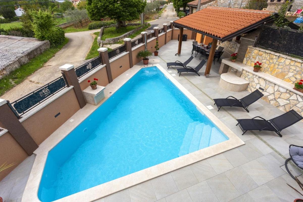 Villa Vita In Porec - Haus Fuer 6-8 Personen Kastelir Ngoại thất bức ảnh