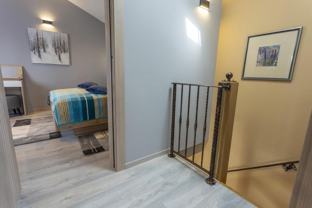 Villa Vita In Porec - Haus Fuer 6-8 Personen Kastelir Ngoại thất bức ảnh