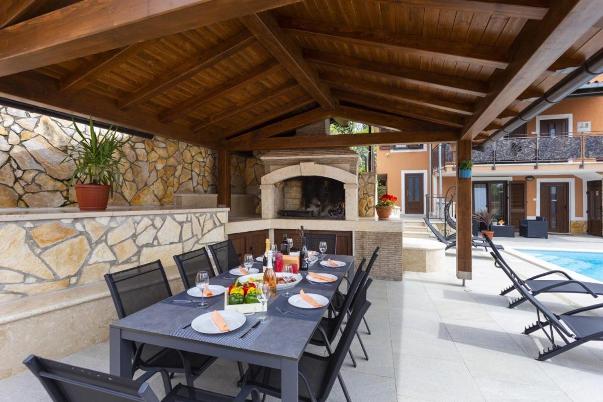 Villa Vita In Porec - Haus Fuer 6-8 Personen Kastelir Ngoại thất bức ảnh