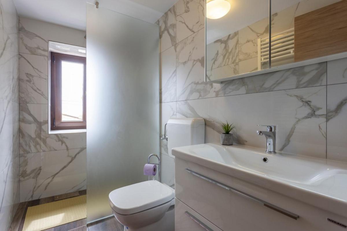 Villa Vita In Porec - Haus Fuer 6-8 Personen Kastelir Ngoại thất bức ảnh
