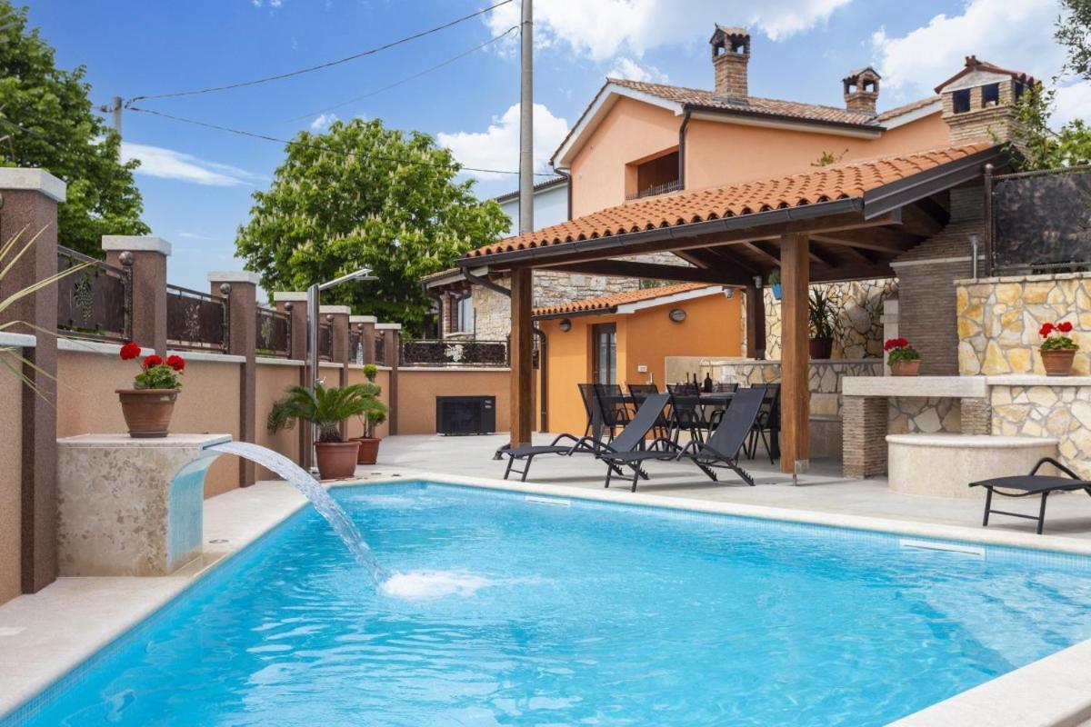 Villa Vita In Porec - Haus Fuer 6-8 Personen Kastelir Ngoại thất bức ảnh