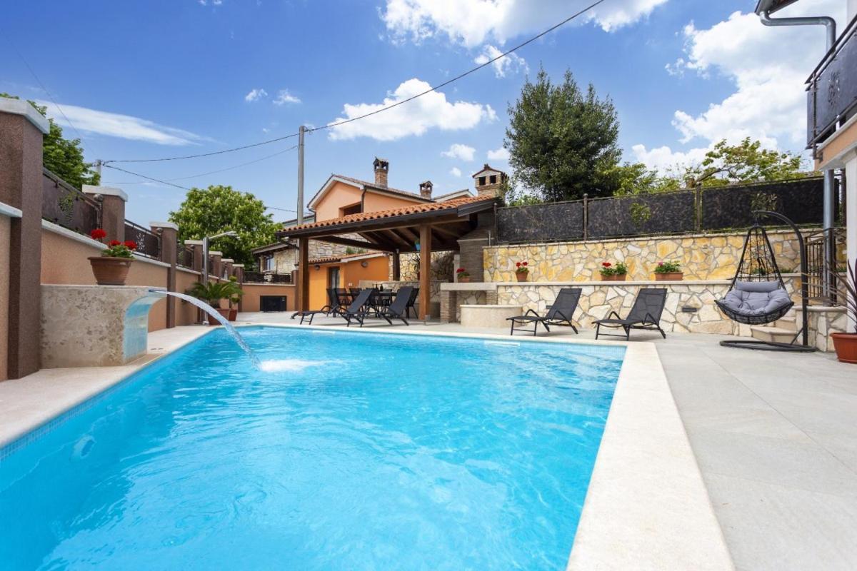 Villa Vita In Porec - Haus Fuer 6-8 Personen Kastelir Ngoại thất bức ảnh