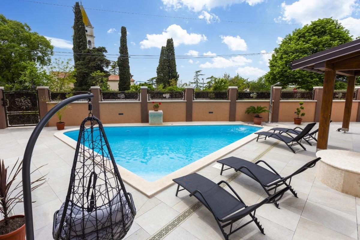 Villa Vita In Porec - Haus Fuer 6-8 Personen Kastelir Ngoại thất bức ảnh