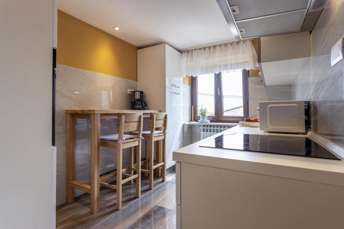 Villa Vita In Porec - Haus Fuer 6-8 Personen Kastelir Ngoại thất bức ảnh