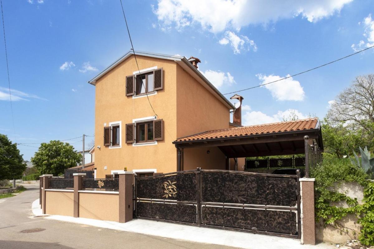 Villa Vita In Porec - Haus Fuer 6-8 Personen Kastelir Ngoại thất bức ảnh